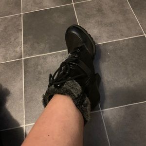 New Women’s Black heeled boots Size 9